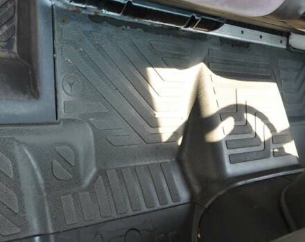 Белый Мерседес Sprinter, объемом двигателя 2.2 л и пробегом 900 тыс. км за 9000 $, фото 37 на Automoto.ua