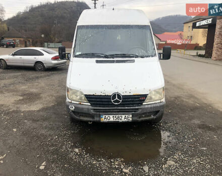 Белый Мерседес Sprinter, объемом двигателя 2.2 л и пробегом 9 тыс. км за 5850 $, фото 3 на Automoto.ua