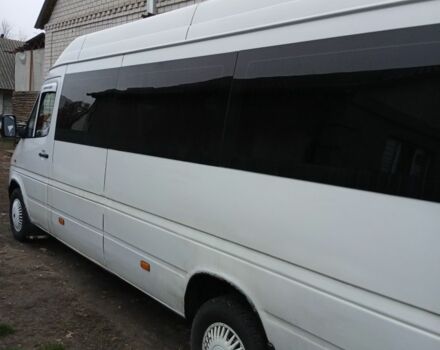 Белый Мерседес Sprinter, объемом двигателя 2.2 л и пробегом 477 тыс. км за 10000 $, фото 4 на Automoto.ua