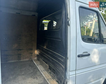 Мерседес Sprinter 2001 у Ужгороді на Automoto.ua Білий Мерседес Sprinter, об'ємом двигуна 2.15 л та пробігом 420 тис. км за 6600 $, фото 15 на Automoto.ua