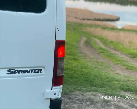 Белый Мерседес Sprinter, объемом двигателя 2.15 л и пробегом 450 тыс. км за 6900 $, фото 4 на Automoto.ua