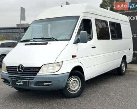 Белый Мерседес Sprinter, объемом двигателя 2.1 л и пробегом 318 тыс. км за 8990 $, фото 2 на Automoto.ua