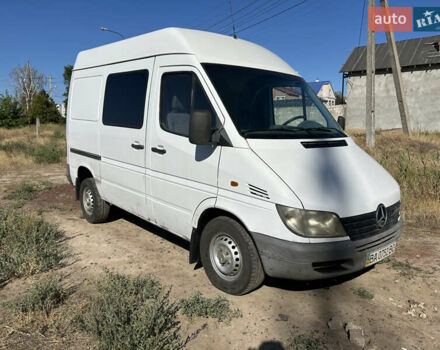 Белый Мерседес Sprinter, объемом двигателя 2.2 л и пробегом 762 тыс. км за 6990 $, фото 1 на Automoto.ua
