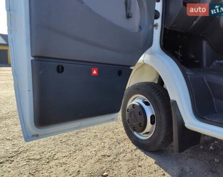 Белый Мерседес Sprinter, объемом двигателя 0 л и пробегом 260 тыс. км за 22500 $, фото 16 на Automoto.ua