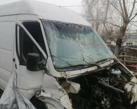 Белый Мерседес Sprinter, объемом двигателя 2.2 л и пробегом 200 тыс. км за 3200 $, фото 2 на Automoto.ua