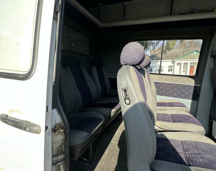 Белый Мерседес Sprinter, объемом двигателя 2.15 л и пробегом 376 тыс. км за 9400 $, фото 42 на Automoto.ua