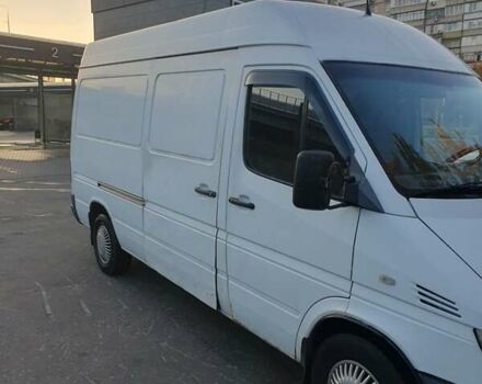Белый Мерседес Sprinter, объемом двигателя 2.15 л и пробегом 350 тыс. км за 3800 $, фото 1 на Automoto.ua