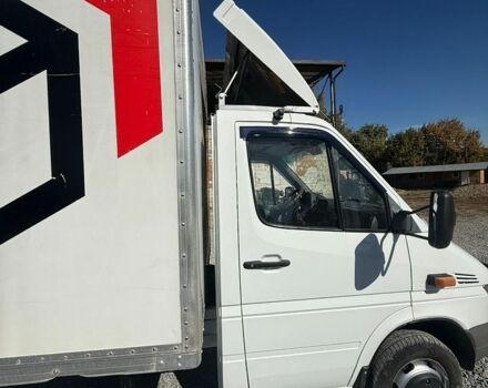 Белый Мерседес Sprinter, объемом двигателя 2.15 л и пробегом 626 тыс. км за 10800 $, фото 10 на Automoto.ua