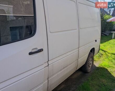 Белый Мерседес Sprinter, объемом двигателя 2.2 л и пробегом 487 тыс. км за 5800 $, фото 3 на Automoto.ua