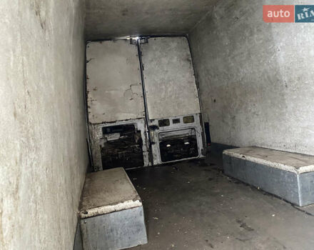 Белый Мерседес Sprinter, объемом двигателя 2.7 л и пробегом 540 тыс. км за 10200 $, фото 8 на Automoto.ua