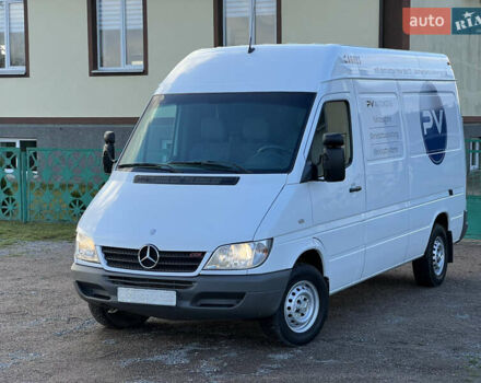 Белый Мерседес Sprinter, объемом двигателя 2.2 л и пробегом 311 тыс. км за 10300 $, фото 3 на Automoto.ua