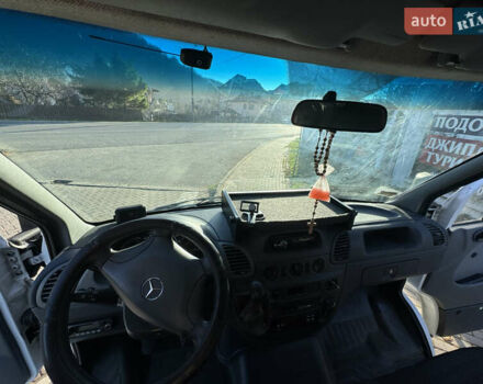 Белый Мерседес Sprinter, объемом двигателя 2.15 л и пробегом 530 тыс. км за 9400 $, фото 9 на Automoto.ua