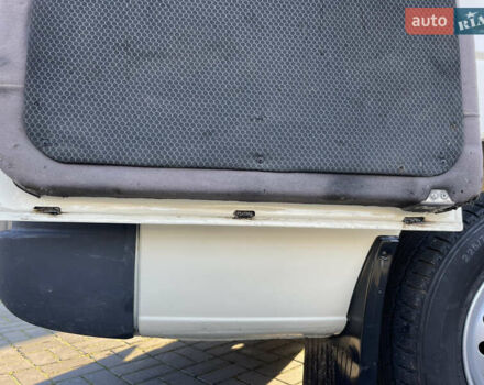 Белый Мерседес Sprinter, объемом двигателя 2.7 л и пробегом 545 тыс. км за 11400 $, фото 19 на Automoto.ua