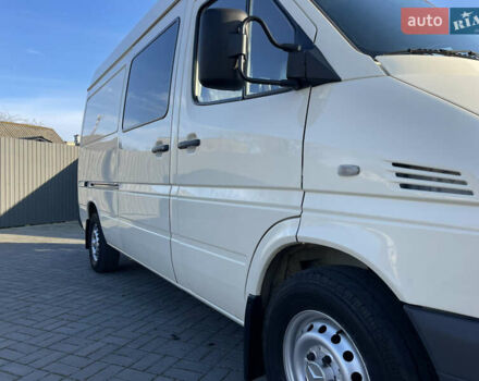 Белый Мерседес Sprinter, объемом двигателя 2.7 л и пробегом 545 тыс. км за 11400 $, фото 9 на Automoto.ua
