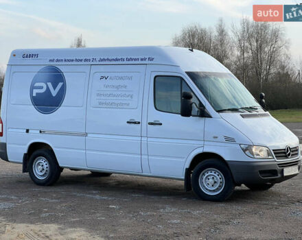 Белый Мерседес Sprinter, объемом двигателя 2.2 л и пробегом 311 тыс. км за 10300 $, фото 2 на Automoto.ua