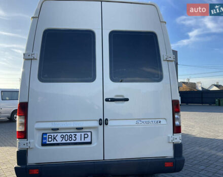 Белый Мерседес Sprinter, объемом двигателя 2.7 л и пробегом 545 тыс. км за 11400 $, фото 4 на Automoto.ua