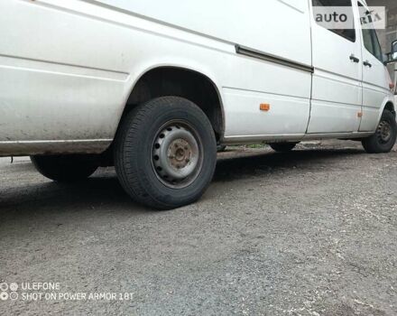 Белый Мерседес Sprinter, объемом двигателя 2.15 л и пробегом 577 тыс. км за 9000 $, фото 5 на Automoto.ua