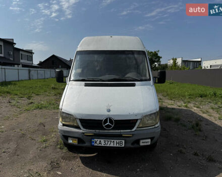 Белый Мерседес Sprinter, объемом двигателя 2.15 л и пробегом 458 тыс. км за 5100 $, фото 1 на Automoto.ua