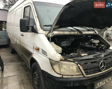 Белый Мерседес Sprinter, объемом двигателя 2.2 л и пробегом 315 тыс. км за 4570 $, фото 4 на Automoto.ua