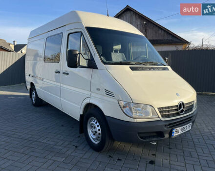 Белый Мерседес Sprinter, объемом двигателя 2.7 л и пробегом 545 тыс. км за 11400 $, фото 7 на Automoto.ua