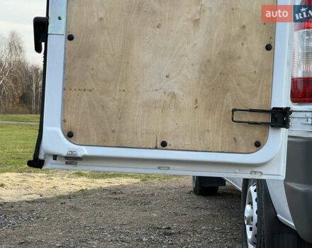 Белый Мерседес Sprinter, объемом двигателя 2.2 л и пробегом 311 тыс. км за 10300 $, фото 19 на Automoto.ua