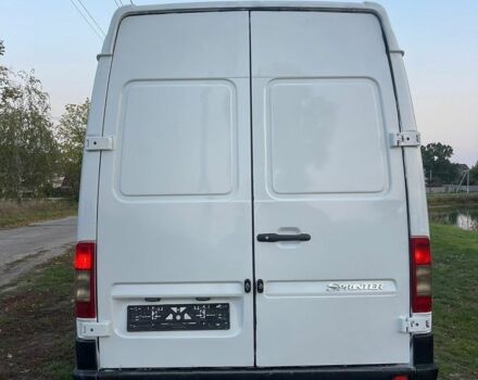 Белый Мерседес Sprinter, объемом двигателя 2.15 л и пробегом 547 тыс. км за 9500 $, фото 3 на Automoto.ua
