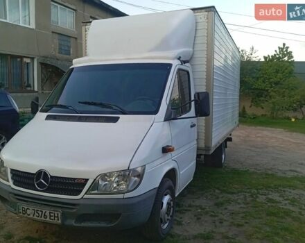 Белый Мерседес Sprinter, объемом двигателя 2.1 л и пробегом 730 тыс. км за 9000 $, фото 2 на Automoto.ua