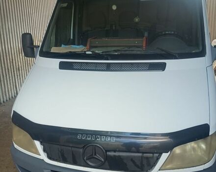 Белый Мерседес Sprinter, объемом двигателя 2.69 л и пробегом 618 тыс. км за 11000 $, фото 1 на Automoto.ua