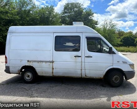 Белый Мерседес Sprinter, объемом двигателя 2.1 л и пробегом 550 тыс. км за 7000 $, фото 3 на Automoto.ua