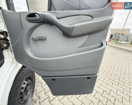 Мерседес Sprinter 2004 у Хмельницькому на Automoto.ua Білий Мерседес Sprinter, об'ємом двигуна 2.15 л та пробігом 200 тис. км за 7400 $, фото 28 на Automoto.ua
