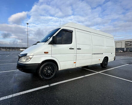 Белый Мерседес Sprinter, объемом двигателя 2.15 л и пробегом 400 тыс. км за 8000 $, фото 2 на Automoto.ua