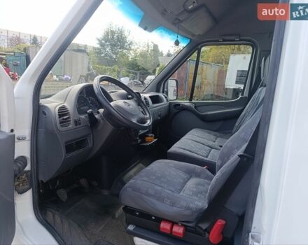 Белый Мерседес Sprinter, объемом двигателя 2.15 л и пробегом 376 тыс. км за 7200 $, фото 2 на Automoto.ua