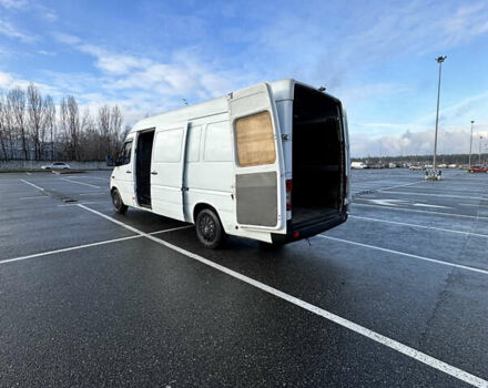 Белый Мерседес Sprinter, объемом двигателя 2.15 л и пробегом 400 тыс. км за 8000 $, фото 18 на Automoto.ua