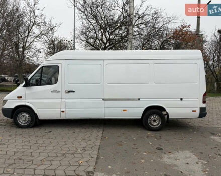 Белый Мерседес Sprinter, объемом двигателя 2.2 л и пробегом 321 тыс. км за 9999 $, фото 6 на Automoto.ua