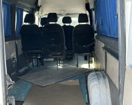 Белый Мерседес Sprinter, объемом двигателя 2.69 л и пробегом 313 тыс. км за 8500 $, фото 3 на Automoto.ua