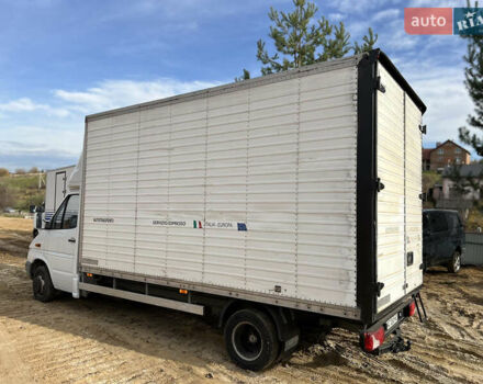 Белый Мерседес Sprinter, объемом двигателя 2.69 л и пробегом 390 тыс. км за 16600 $, фото 6 на Automoto.ua