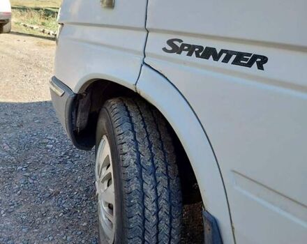 Белый Мерседес Sprinter, объемом двигателя 2.7 л и пробегом 495 тыс. км за 9000 $, фото 20 на Automoto.ua