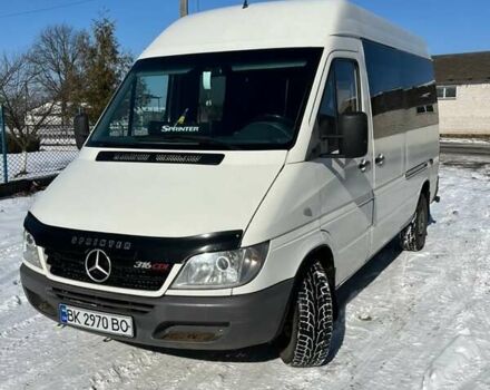 Белый Мерседес Sprinter, объемом двигателя 2.69 л и пробегом 313 тыс. км за 8500 $, фото 9 на Automoto.ua