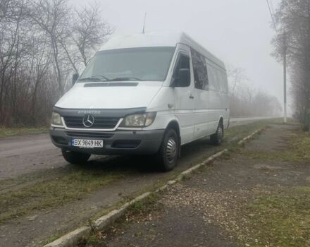 Белый Мерседес Sprinter, объемом двигателя 2.1 л и пробегом 393 тыс. км за 7500 $, фото 2 на Automoto.ua