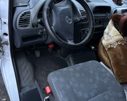 Белый Мерседес Sprinter, объемом двигателя 2.2 л и пробегом 350 тыс. км за 6700 $, фото 2 на Automoto.ua