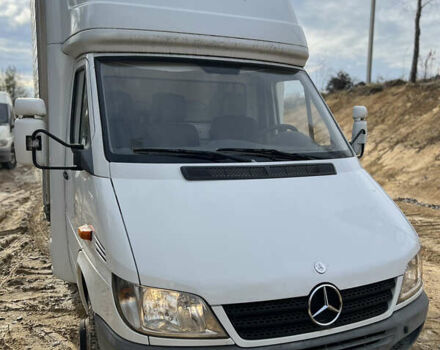 Белый Мерседес Sprinter, объемом двигателя 2.69 л и пробегом 390 тыс. км за 16600 $, фото 1 на Automoto.ua