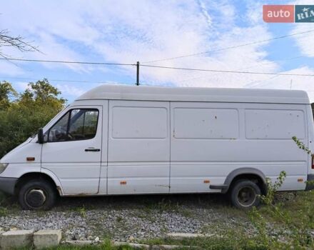 Белый Мерседес Sprinter, объемом двигателя 2.7 л и пробегом 185 тыс. км за 17000 $, фото 2 на Automoto.ua