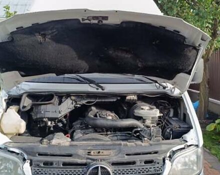 Белый Мерседес Sprinter, объемом двигателя 2.2 л и пробегом 400 тыс. км за 12500 $, фото 17 на Automoto.ua