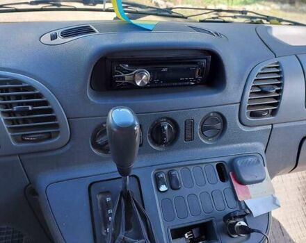 Белый Мерседес Sprinter, объемом двигателя 2.7 л и пробегом 495 тыс. км за 9000 $, фото 4 на Automoto.ua