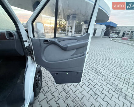 Білий Мерседес Sprinter, об'ємом двигуна 2.2 л та пробігом 530 тис. км за 6999 $, фото 20 на Automoto.ua