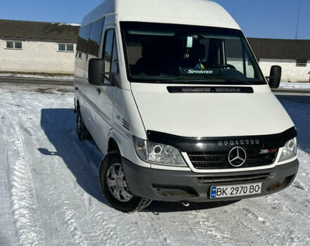 Белый Мерседес Sprinter, объемом двигателя 2.69 л и пробегом 313 тыс. км за 8500 $, фото 1 на Automoto.ua