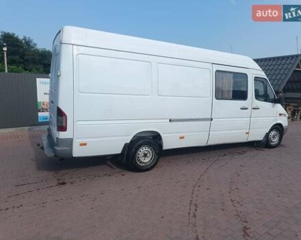 Белый Мерседес Sprinter, объемом двигателя 2.7 л и пробегом 630 тыс. км за 9000 $, фото 12 на Automoto.ua