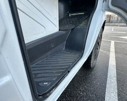 Белый Мерседес Sprinter, объемом двигателя 2.15 л и пробегом 400 тыс. км за 8000 $, фото 43 на Automoto.ua