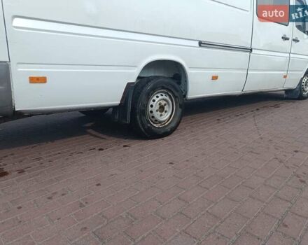 Белый Мерседес Sprinter, объемом двигателя 2.7 л и пробегом 630 тыс. км за 9000 $, фото 2 на Automoto.ua