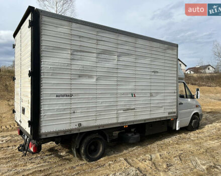 Белый Мерседес Sprinter, объемом двигателя 2.69 л и пробегом 390 тыс. км за 16600 $, фото 2 на Automoto.ua